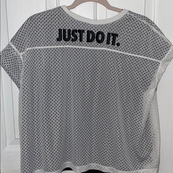 Nike tshirt - Picture 2 of 2